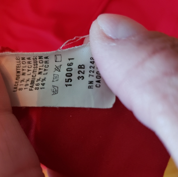 Bra and 4 assorted new panties - Picture 7 of 13